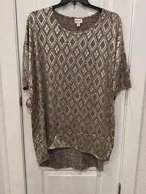 LuLaRoe Gold Metallic Geometric Short Sleeve Top